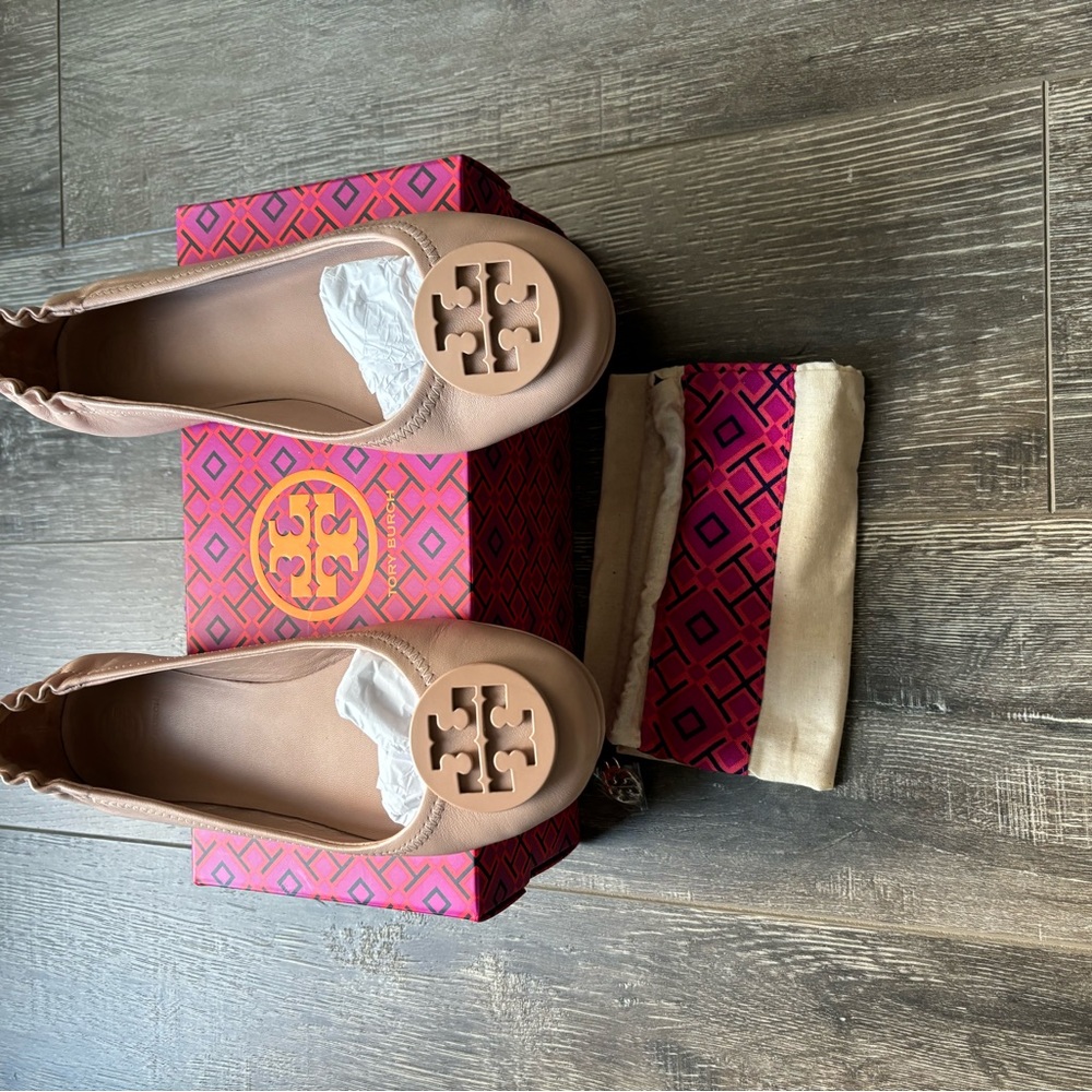Tory Burch Minnie travel Ballet with logo